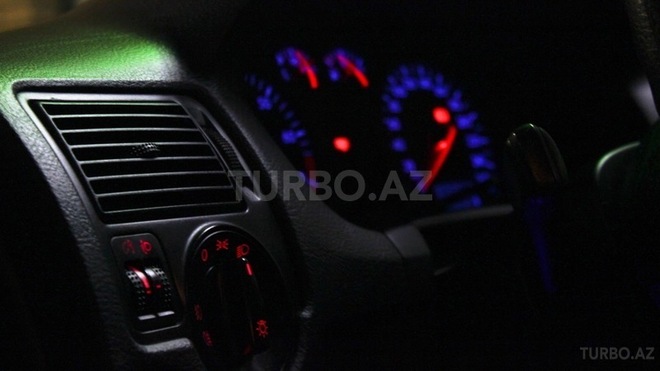 Volkswagen Golf 1999, 212,000 km - 1.6 л - Bakı