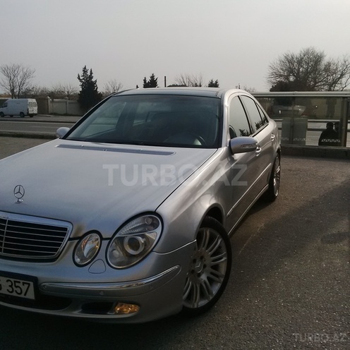 Mercedes E 320 2004, 270,000 km - 3.2 l - Bakı
