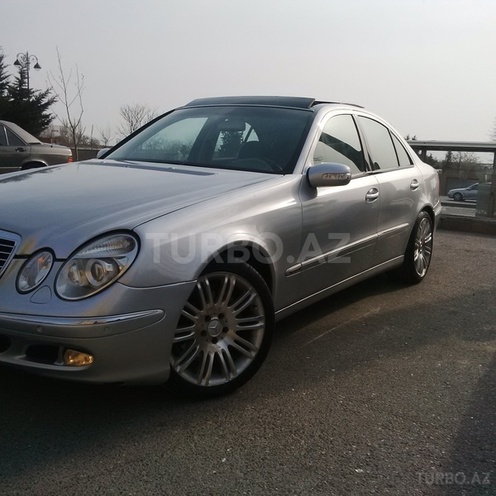 Mercedes E 320 2004, 270,000 km - 3.2 l - Bakı
