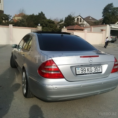 Mercedes E 320 2004, 270,000 km - 3.2 l - Bakı