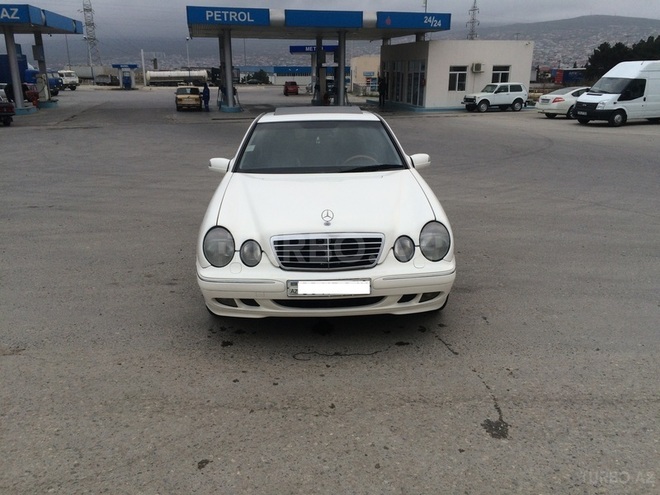Mercedes E 220 2002, 241,000 km - 2.2 l - Bakı