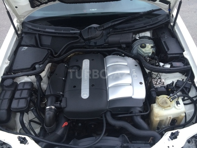 Mercedes E 220 2002, 241,000 km - 2.2 l - Bakı
