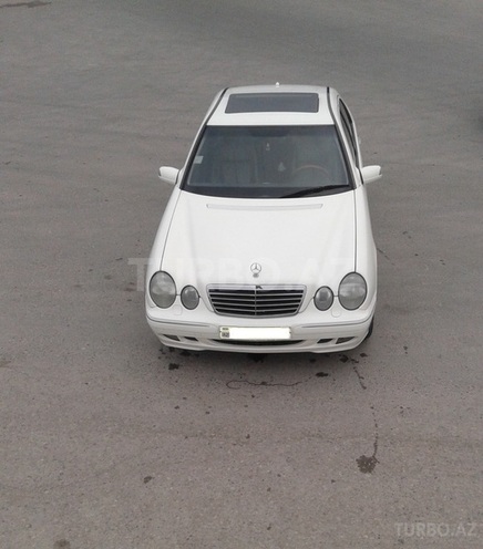 Mercedes E 220 2002, 241,000 km - 2.2 l - Bakı