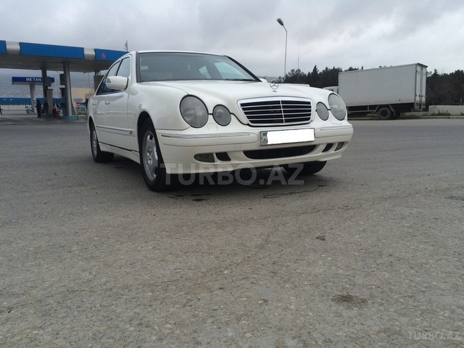Mercedes E 220 2002, 241,000 km - 2.2 l - Bakı