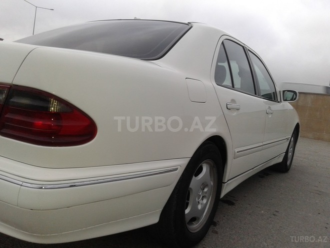 Mercedes E 220 2002, 241,000 km - 2.2 l - Bakı