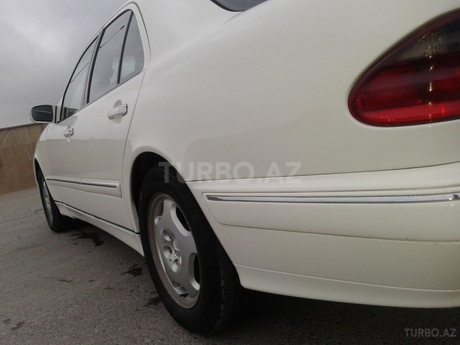 Mercedes E 220 2002, 241,000 km - 2.2 l - Bakı