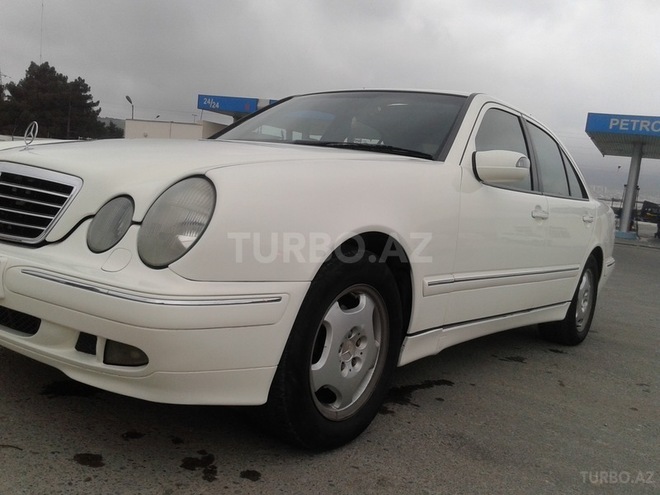 Mercedes E 220 2002, 241,000 km - 2.2 l - Bakı