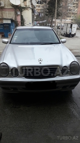 Mercedes E 220 1999, 172,000 km - 0.3 l - Bakı