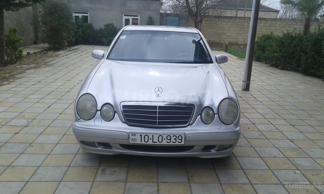 Mercedes E 240 2001, 255,500 km - 2.6 l - Füzuli