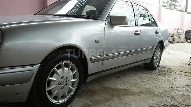 Mercedes E 230 1996, 289,000 km - 2.3 l - Kürdəmir