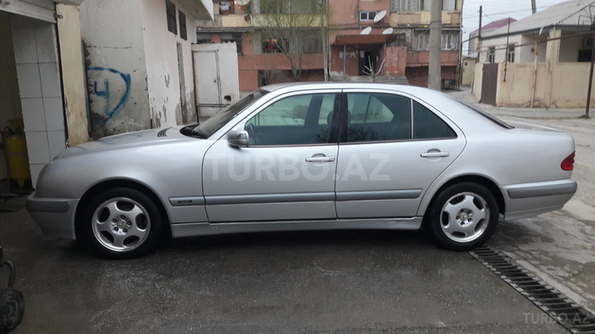 Mercedes E 220 1999, 172,000 km - 2.2 l - Bakı