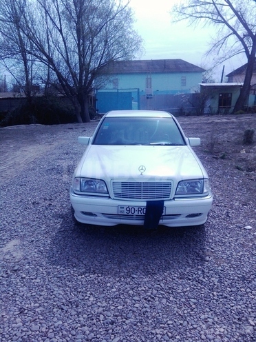 Mercedes C 220 1997, 210,000 km - 2.4 l - Salyan