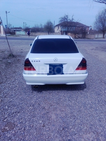 Mercedes C 220 1997, 210,000 km - 2.4 l - Salyan