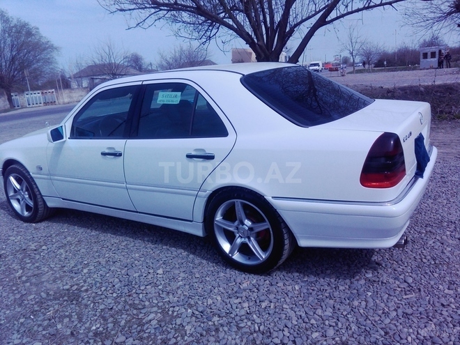 Mercedes C 220 1997, 210,000 km - 2.4 l - Salyan