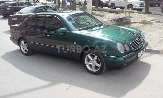 Mercedes E 240 1998, 272,000 km - 2.4 л - Bakı