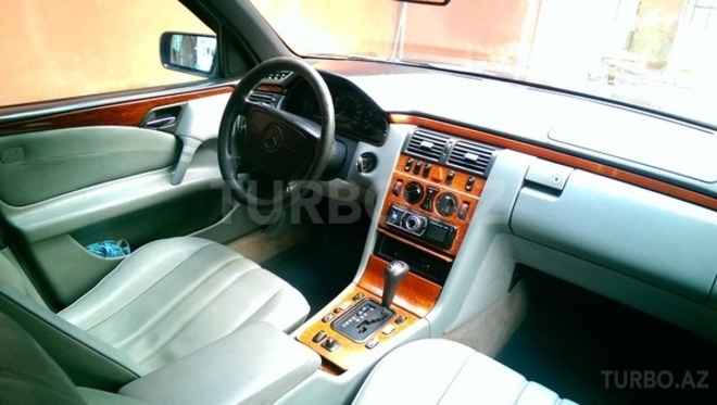 Mercedes E 220 1999, 400,000 km - 2.2 l - Bakı