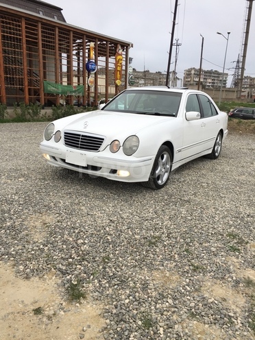 Mercedes E 320 2000, 193,000 km - 3.2 l - Bakı