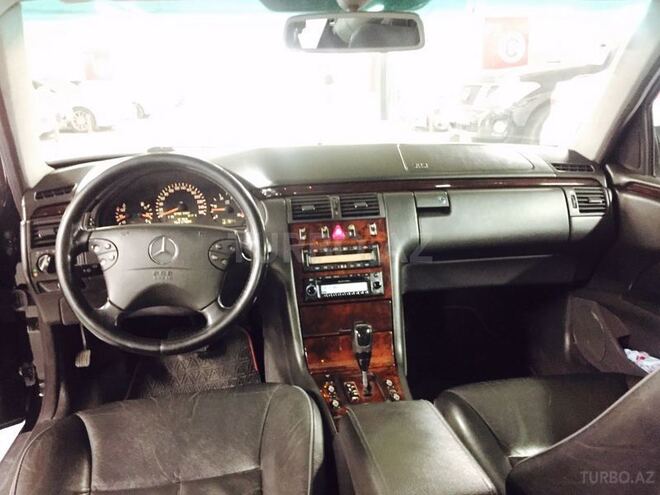 Mercedes E 270 2001, 263,000 km - 2.7 l - Bakı