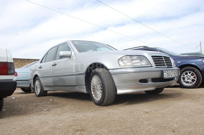 Mercedes C 200 1995, 340,000 km - 2.0 л - Bakı