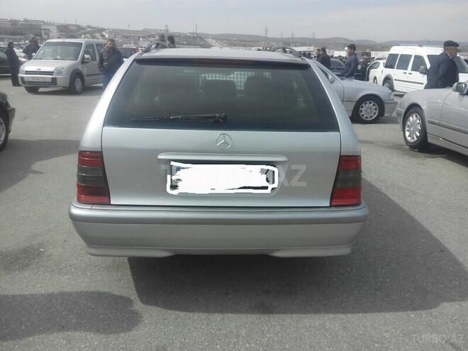 Mercedes C 200 2000, 168,985 km - 2.0 l - Bakı