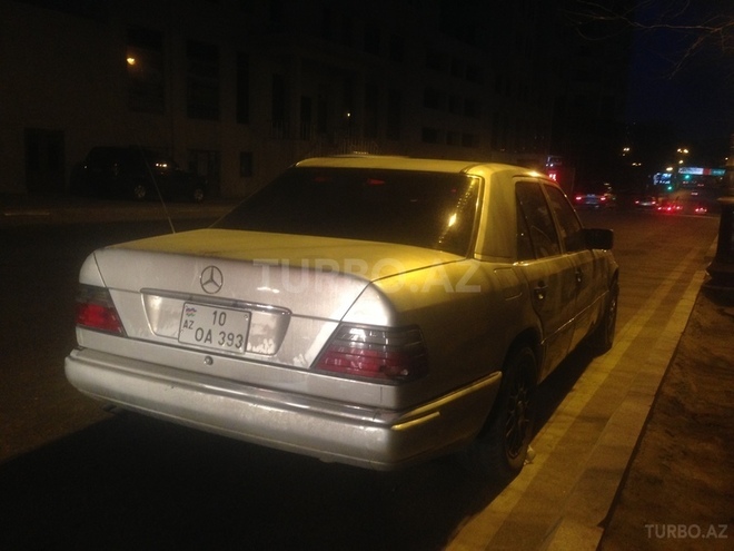Mercedes E 220 1994, 225,000 km - 2.2 l - Bakı