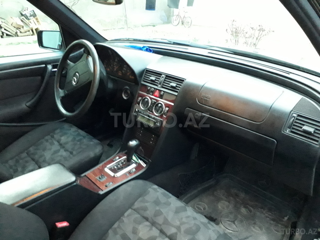 Mercedes C 220 2000, 316,000 km - 2.2 l - Bakı