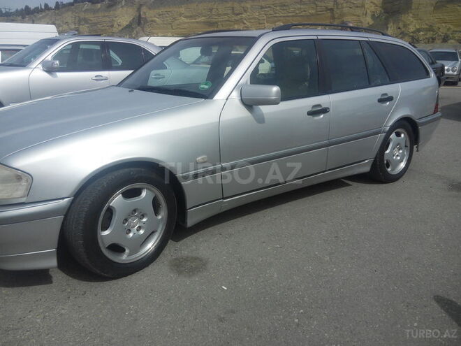 Mercedes C 200 2000, 168,985 km - 2.0 l - Bakı