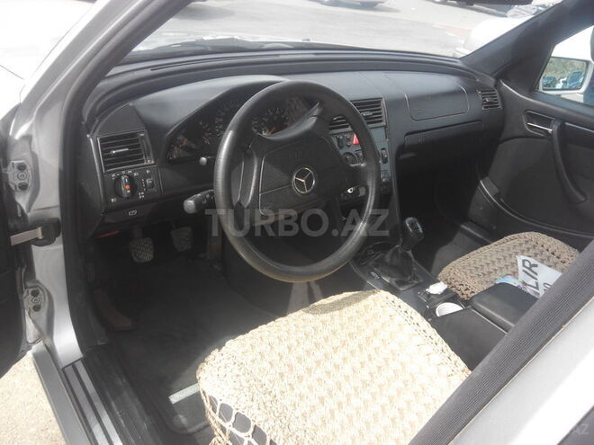 Mercedes C 200 2000, 168,985 km - 2.0 l - Bakı