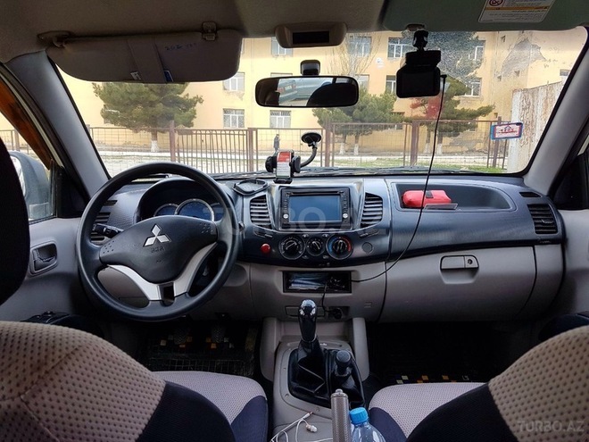 Mitsubishi L200 2009, 154,000 km - 2.5 л - Bakı