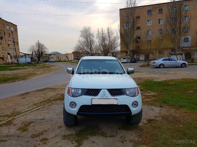 Mitsubishi L200 2009, 154,000 km - 2.5 л - Bakı