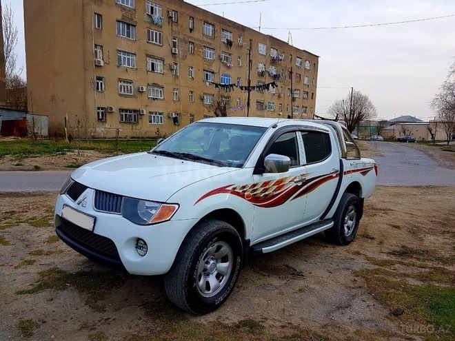 Mitsubishi L200 2009, 154,000 km - 2.5 л - Bakı