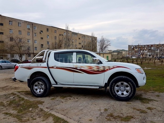 Mitsubishi L200 2009, 154,000 km - 2.5 л - Bakı