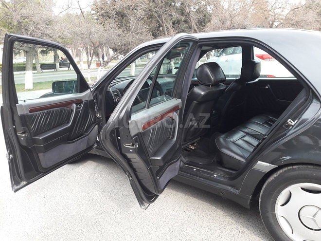 Mercedes C 250 1995, 280,000 km - 2.5 l - Bakı