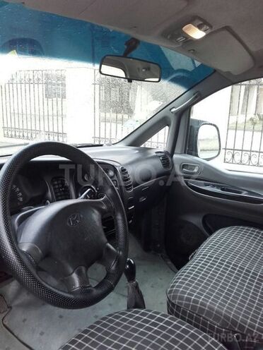 Hyundai H-1 2005, 360,000 km - 2.5 l - Bakı