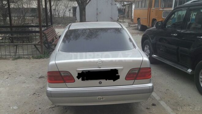 Mercedes E 220 1999, 172,000 km - 0.2 l - Bakı