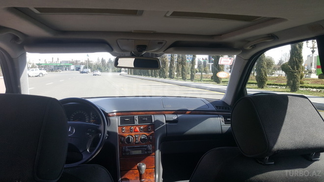 Mercedes E 240 1999, 228,500 km - 2.4 l - Gəncə