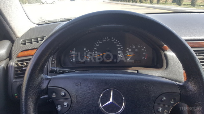 Mercedes E 240 1999, 228,500 km - 2.4 l - Gəncə