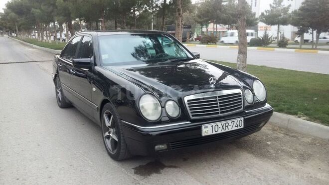 Mercedes E 240 1997, 220,000 km - 2.4 l - Sumqayıt