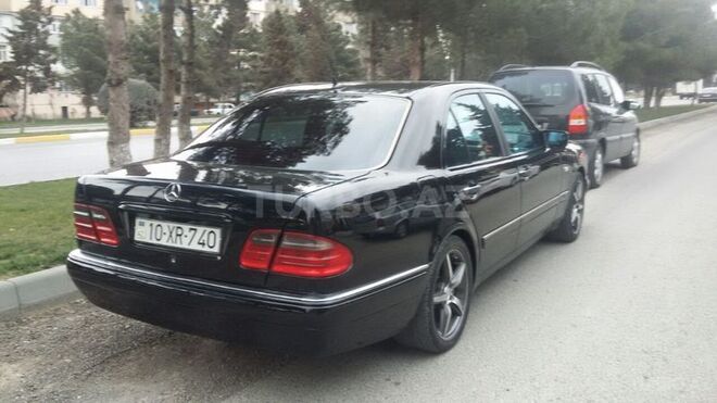 Mercedes E 240 1997, 220,000 km - 2.4 l - Sumqayıt