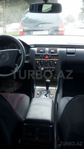 Mercedes E 240 1997, 220,000 km - 2.4 l - Sumqayıt