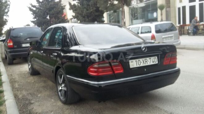 Mercedes E 240 1997, 220,000 km - 2.4 l - Sumqayıt