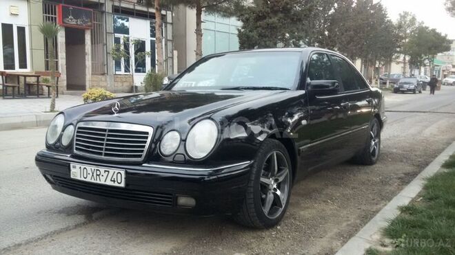 Mercedes E 240 1997, 220,000 km - 2.4 l - Sumqayıt