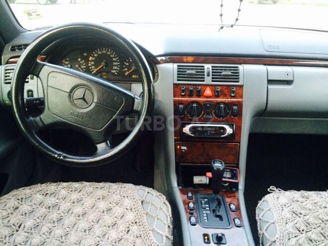 Mercedes E 200 1998, 194,233 km - 2.0 l - İmişli
