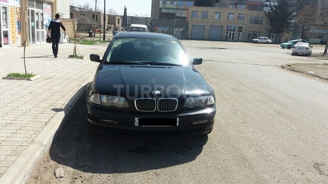 BMW 325 2001, 210,000 km - 2.5 l - Samux
