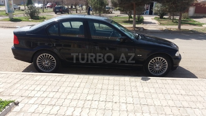 BMW 325 2001, 210,000 km - 2.5 l - Samux