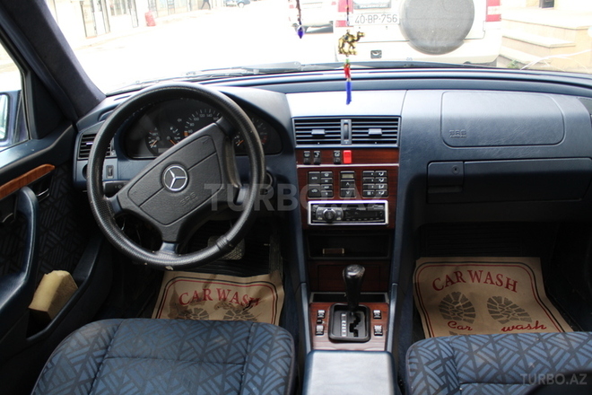 Mercedes C 220 1996, 210,000 km - 2.2 l - Bakı