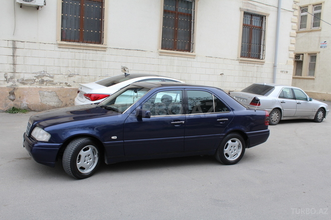 Mercedes C 220 1996, 210,000 km - 2.2 l - Bakı
