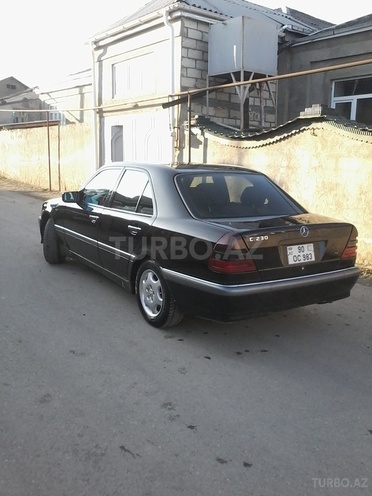 Mercedes C 230 1999, 208,000 km - 2.3 л - Quba