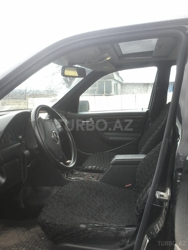 Mercedes C 230 1999, 208,000 km - 2.3 л - Quba