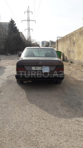 Mercedes E 250 1991, 235,000 km - 2.5 l - Bakı